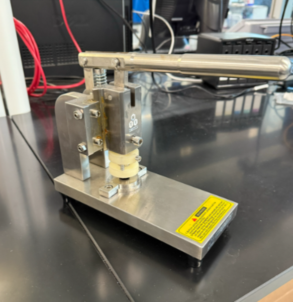 Coin cell crimper